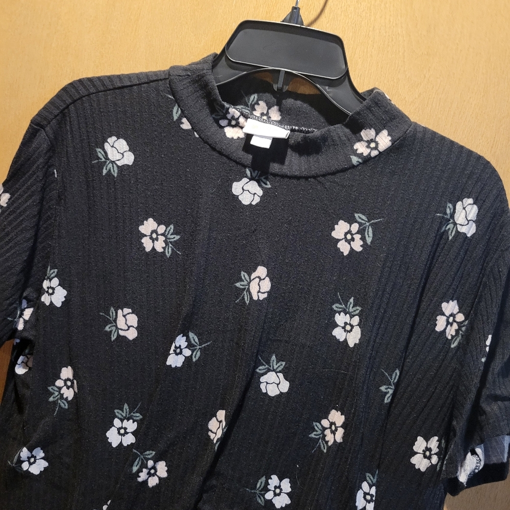LulaRoe Ruth Top - Picture 3 of 4